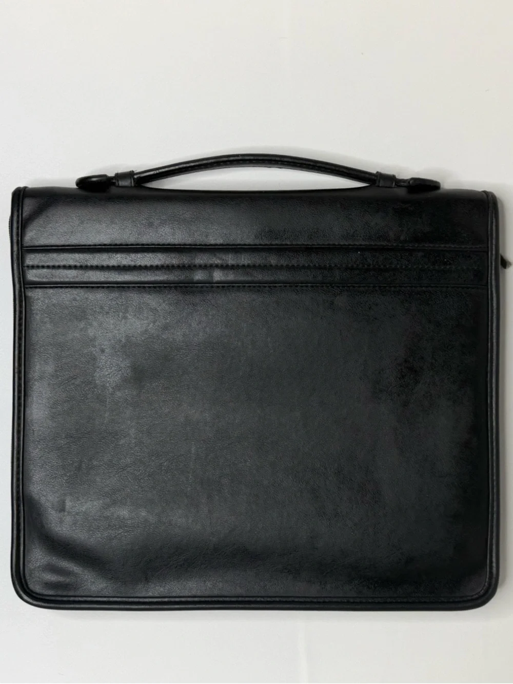 Avenues America PU black leather zippered portfolio ring binder and calculator